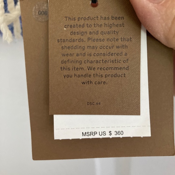 Authentic Burberry glitter scarf - Picture 7 of 7